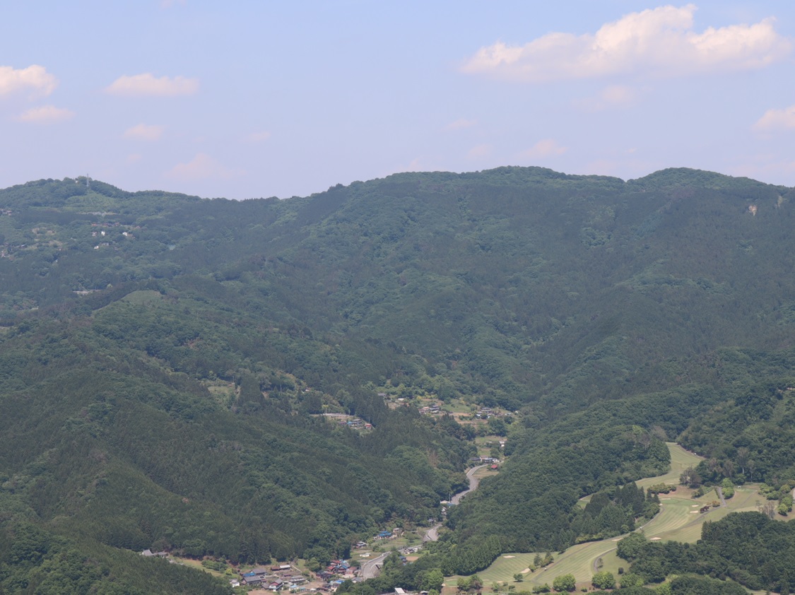里山 M_美ノ山頂上からの眺め _2022年5月24 13時50分_気温25度